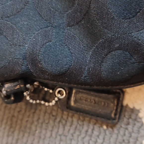 Coach Signature Wristlet Black Canvas & Siver Tone Hardware - Picture 5 of 13
